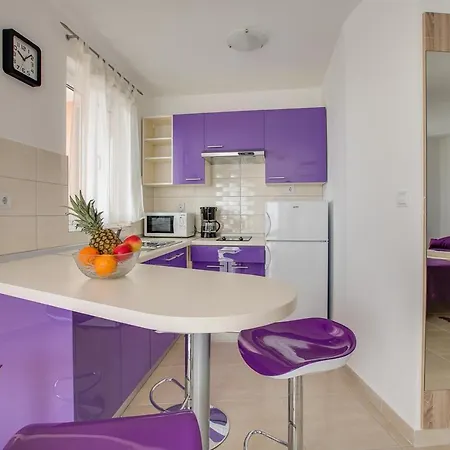 Ivan 813 Apartment *