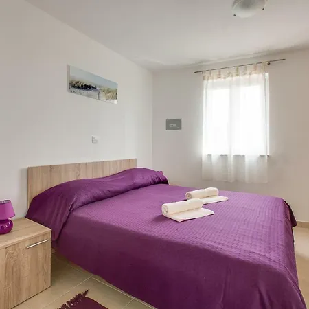 Ivan 813 Appartement